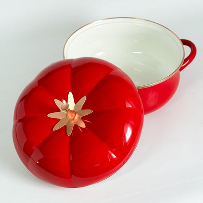 Cacerola mediana con asas tomates